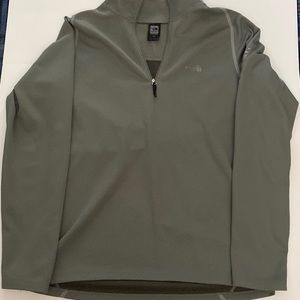 Men’s North face zip up pull over